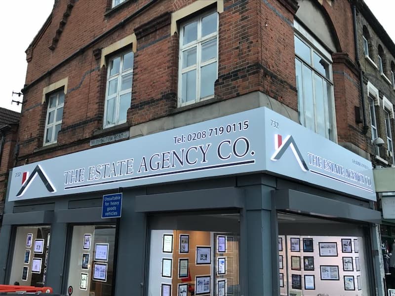 Signs and printing installation by Crewative — project 10